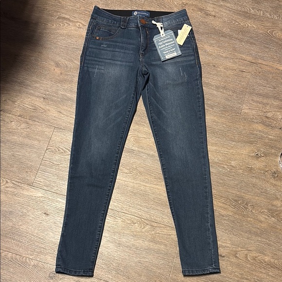 Brand🆕😍🔥😍 DEMOCRACY Ankle skimmer Jeans - Picture 3 of 14